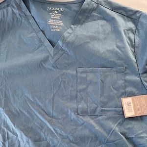 Mens Jaanu one pocket scrub top in Caribbean blue, size XL. NWT